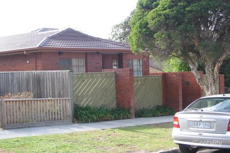 2/8 Omar St, Caulfield South, VIC 3162