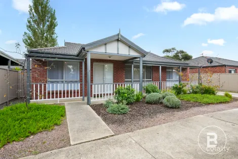 2 Tristan Dr, Sebastopol, VIC 3356