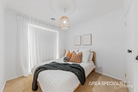 Property photo of 1/37 Eagle Drive Pakenham VIC 3810