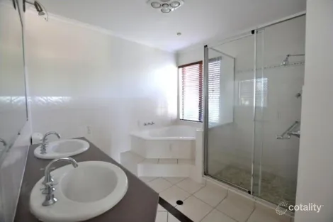 Property photo of 28 Sailaway Drive Eimeo QLD 4740