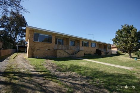 2/5 Carey Ave, Armidale, NSW 2350