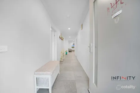Property photo of 3 Edifice Drive Tarneit VIC 3029