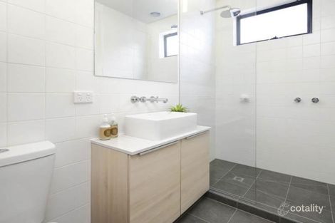Property photo of 6 Lakeside Crescent Keilor East VIC 3033
