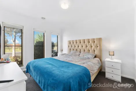 Property photo of 19 Marrone Boulevard Cranbourne East VIC 3977