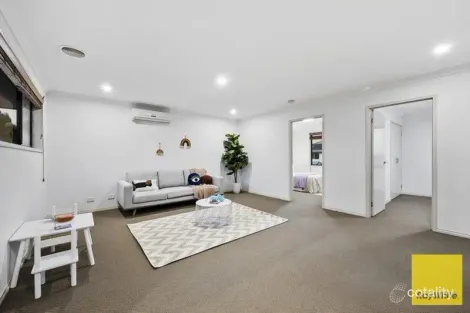Property photo of 74 Sunset Views Boulevard Tarneit VIC 3029