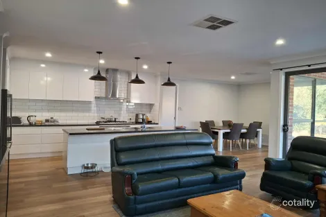 Property photo of 6 Hakea Street Broadford VIC 3658