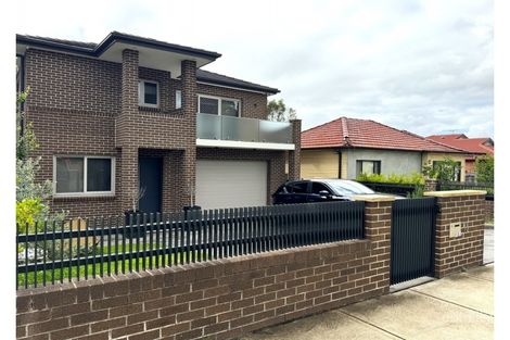 18 Wentworth St, Greenacre, NSW 2190