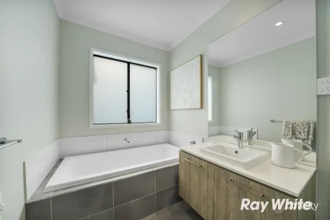 Property photo of 8 Beavers Street Mickleham VIC 3064