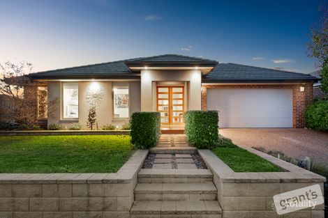 Property photo of 17 Wallagra Court Narre Warren South VIC 3805
