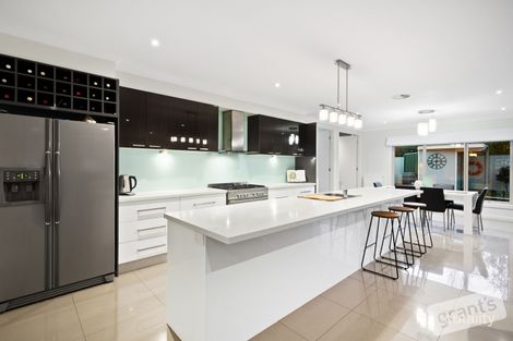 Property photo of 17 Wallagra Court Narre Warren South VIC 3805