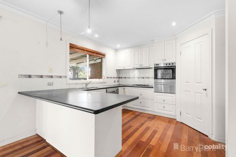 Property photo of 12 Lindenow Court Cranbourne North VIC 3977