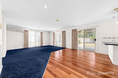 Property photo of 12 Lindenow Court Cranbourne North VIC 3977