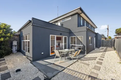 Property photo of 5 Grantley Drive Gladstone Park VIC 3043