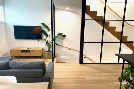 2/74 Nott St, Port Melbourne, VIC 3207
