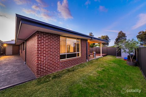 Property photo of 4 Charlock Drive Cranbourne North VIC 3977