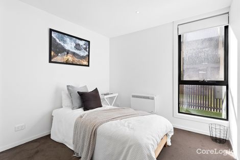 Property photo of 18 Central Park Walk Cheltenham VIC 3192