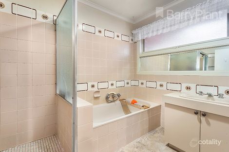 Property photo of 126 Greenhills Road Bundoora VIC 3083