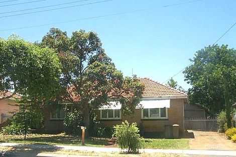 447 Belgravia St, Cloverdale, WA 6105