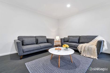 Property photo of 30 Pastille Road Manor Lakes VIC 3024