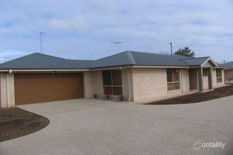 303 Honour Ave, Corowa, NSW 2646