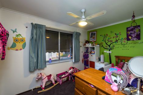 15 Falcon Dr, Melton, VIC 3337