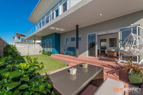 Property photo of 39 Seaside Circuit Caves Beach NSW 2281