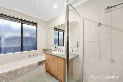 Property photo of 30 Marsh Grove Berwick VIC 3806