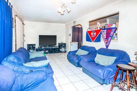 Property photo of 22 Aitape Crescent Whalan NSW 2770
