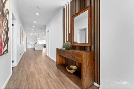 Property photo of 15 Liverpool Circuit Craigieburn VIC 3064