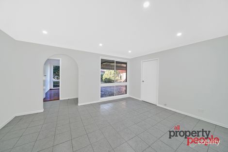Property photo of 27 Hydrangea Place Macquarie Fields NSW 2564