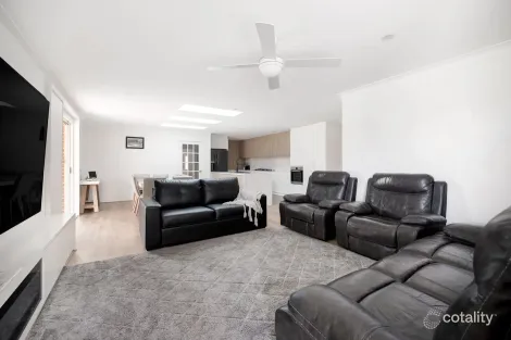 Property photo of 11 Dalmeny Drive Prestons NSW 2170
