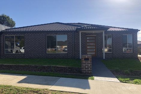 2/1 Conrad Ct, Pakenham, VIC 3810