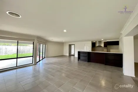 Property photo of 105 Alamanda Boulevard Point Cook VIC 3030
