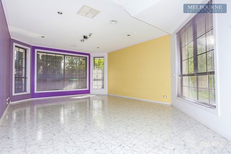 Property photo of 31 Edgecombe Way Roxburgh Park VIC 3064