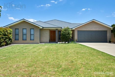 Property photo of 17 Bindari Avenue Glenfield Park NSW 2650