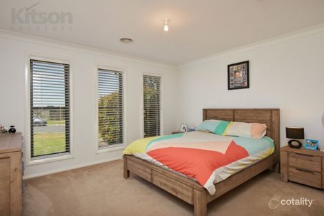 Property photo of 17 Bindari Avenue Glenfield Park NSW 2650