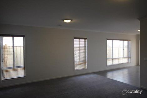 Property photo of 37 Blackbird Crescent Doreen VIC 3754