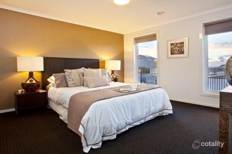 Property photo of 90 Blue Horizons Way Pakenham VIC 3810