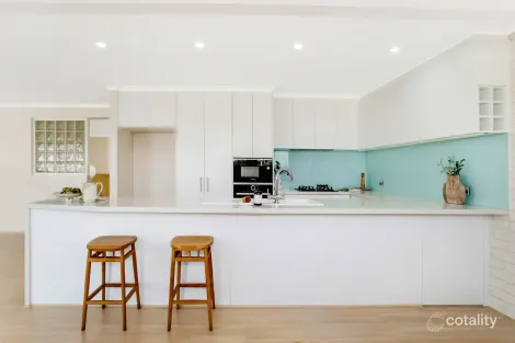 Property photo of 2/18 Bourrool Lane Kiama NSW 2533