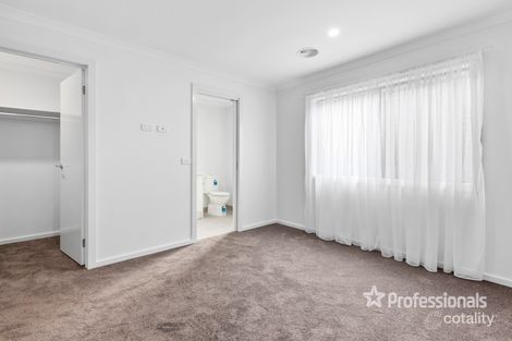 Property photo of 13 Thea Close Wyndham Vale VIC 3024