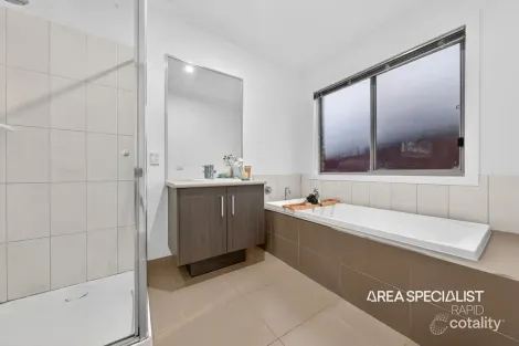Property photo of 8 Damper Way Lynbrook VIC 3975