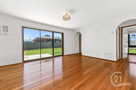 Property photo of 6 Peron Court Narre Warren VIC 3805