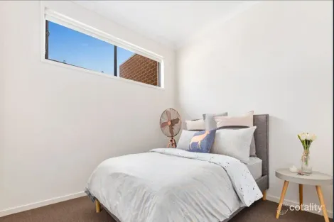 Property photo of 42 Taworri Crescent Werribee VIC 3030