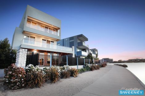 Property photo of 33 The Strand Caroline Springs VIC 3023