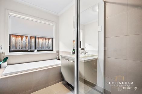 Property photo of 15 Pipers Lane Mernda VIC 3754