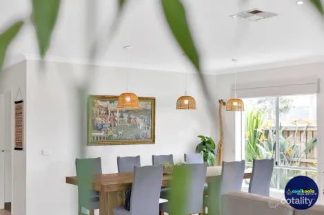 Property photo of 1 Weemala Grove Werribee VIC 3030