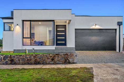 Property photo of 10 Selene Way Greenvale VIC 3059