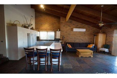 Property photo of 9 Headingly Court Endeavour Hills VIC 3802