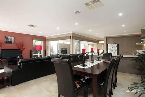 Property photo of 15 Minindee Road Manor Lakes VIC 3024
