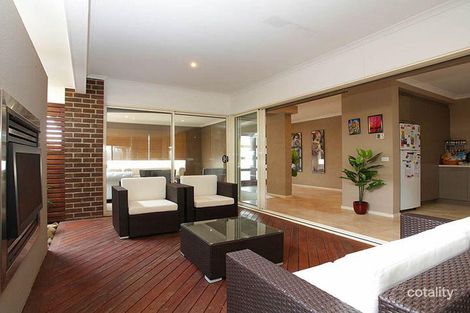 Property photo of 15 Minindee Road Manor Lakes VIC 3024